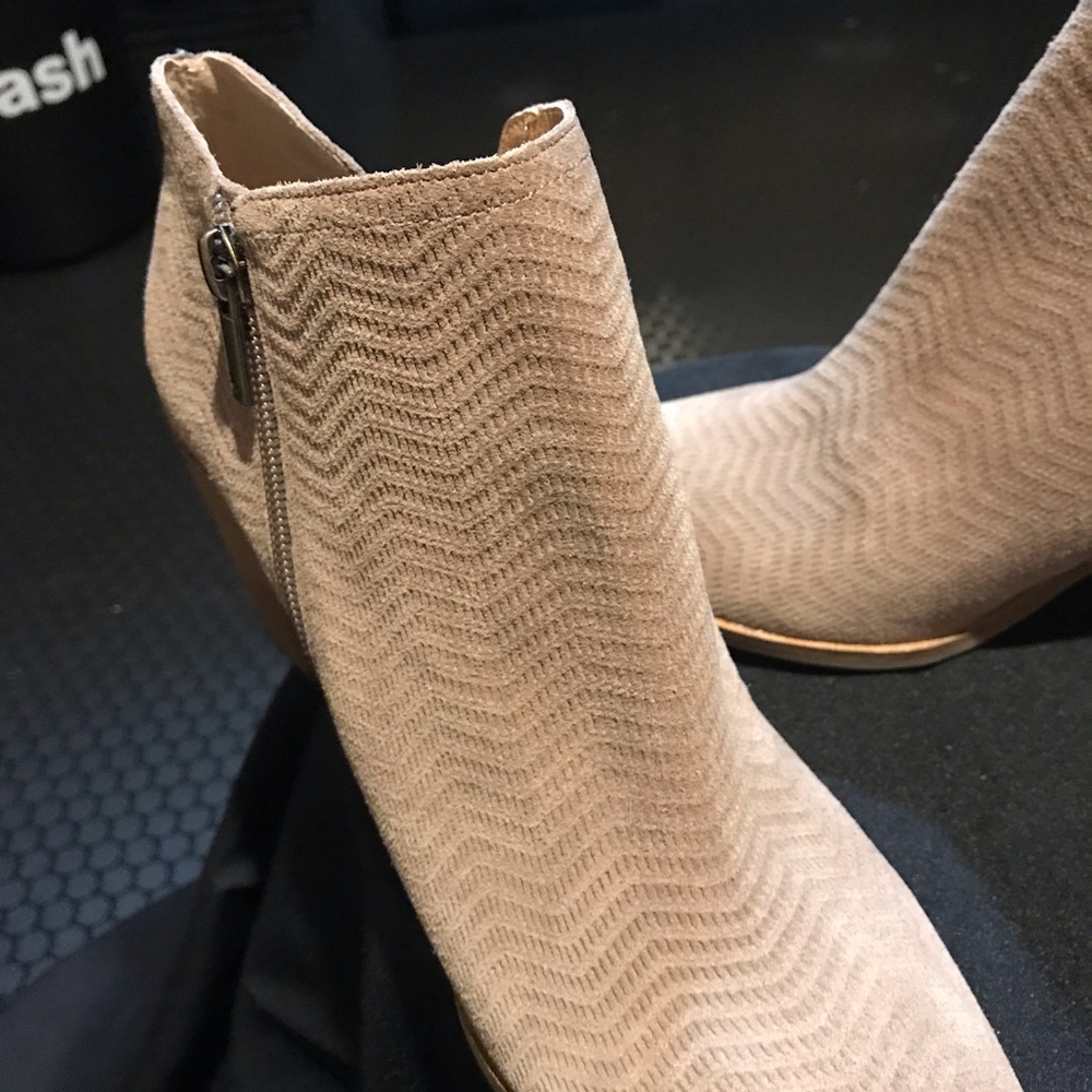 🍀NEW Lucky🍀Brand Pickla Booties Taupe - Picture 9 of 15
